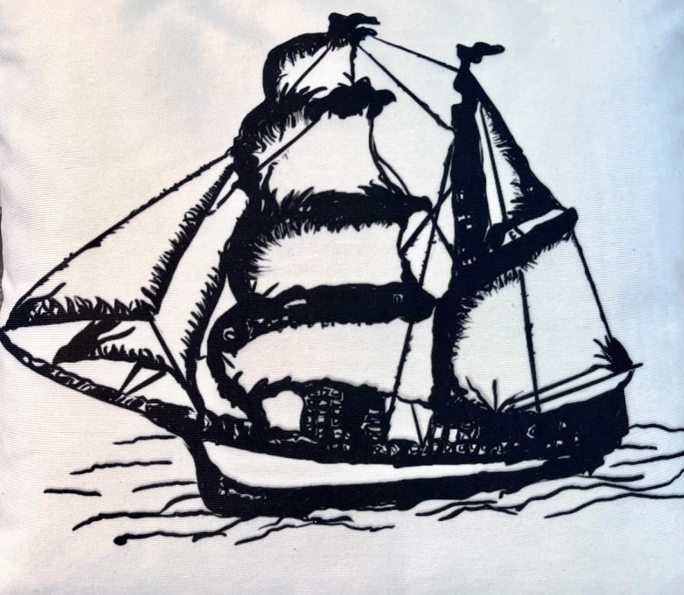 Schwarzes Segelschiff Kissen
