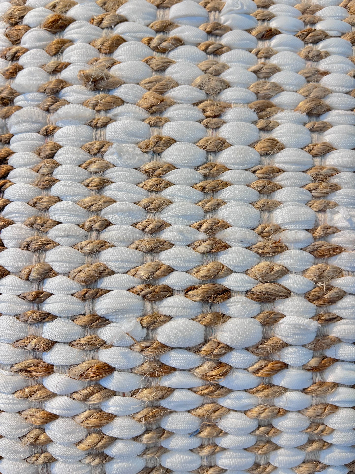 Weißes Jute Kissen